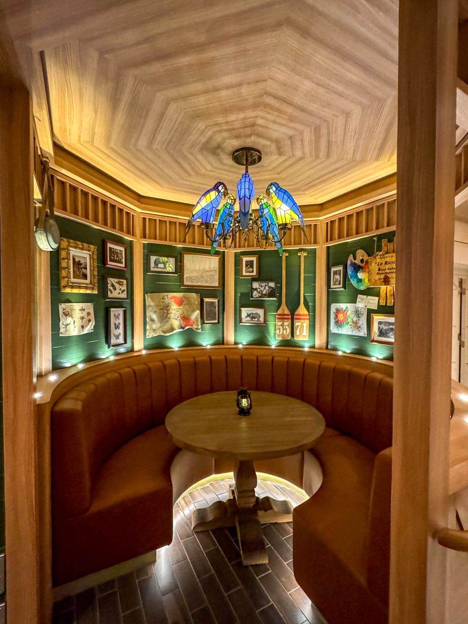 skipper society lounge