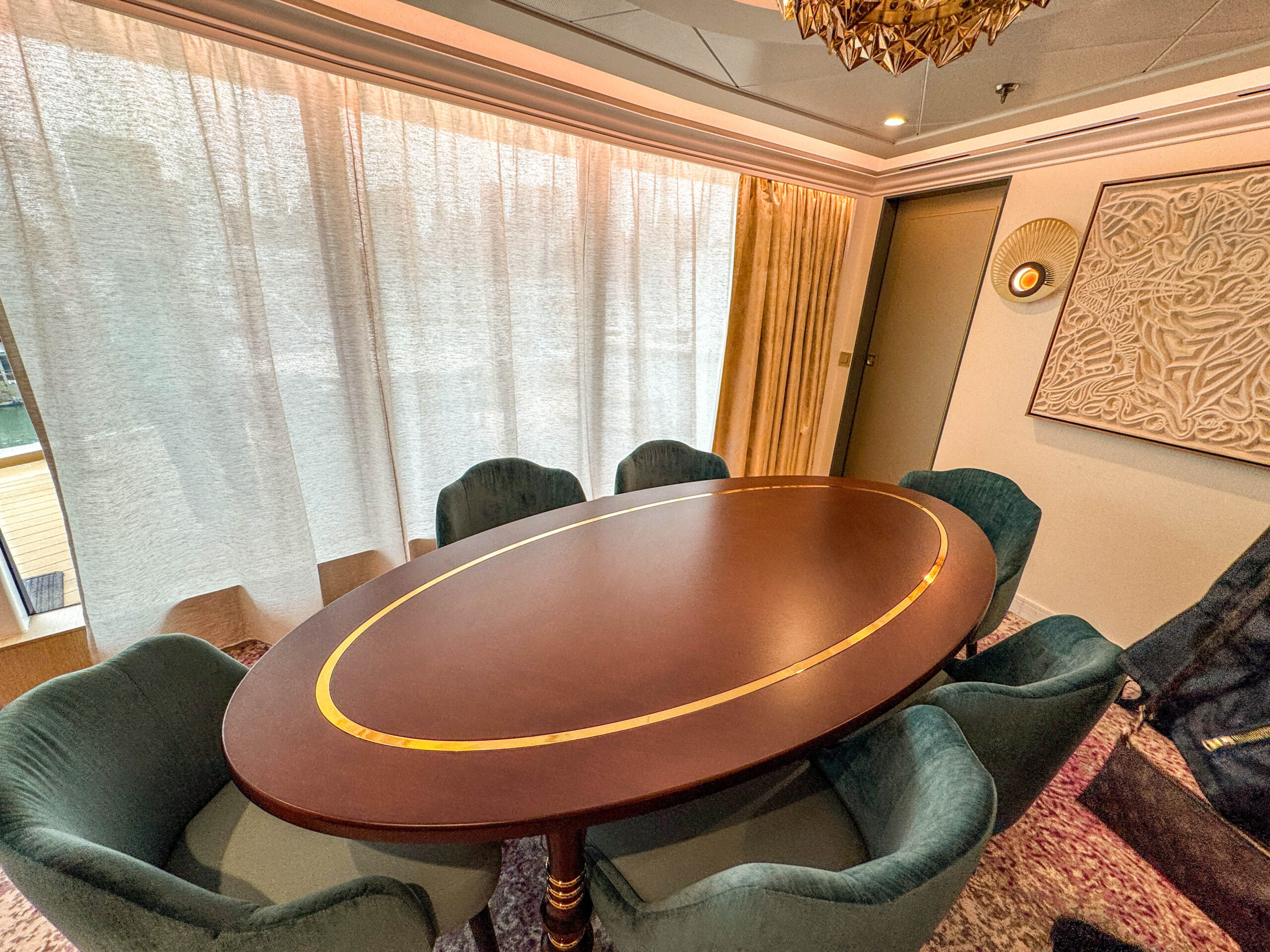 suites disney treasure