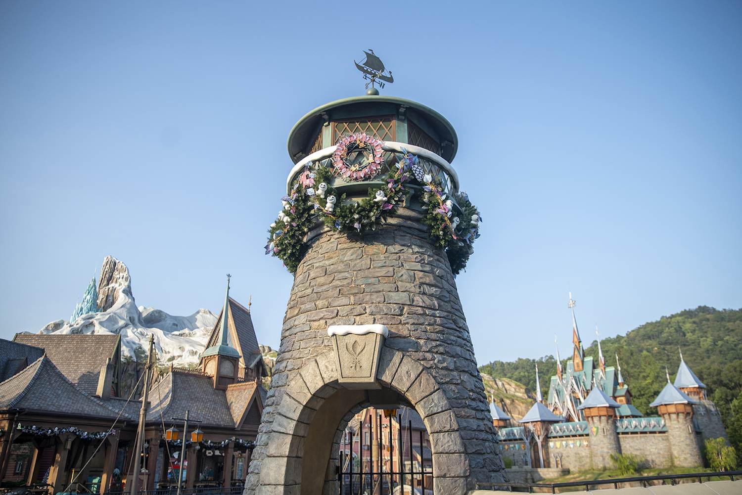 world of frozen hong kong disneyland 2024 01