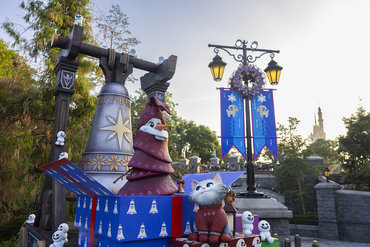 world of frozen hong kong disneyland 2024 01