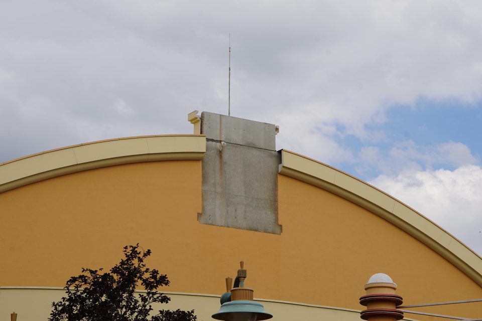 façade studio theater