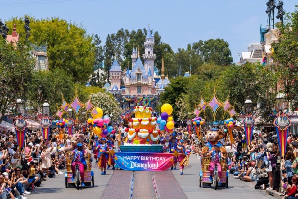 cavalcade disneyland 70