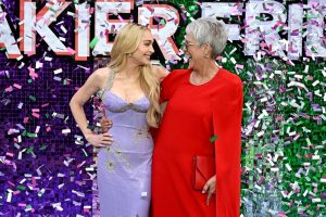 freakier friday uk premiere lindsay lohan jamie lee curtis 