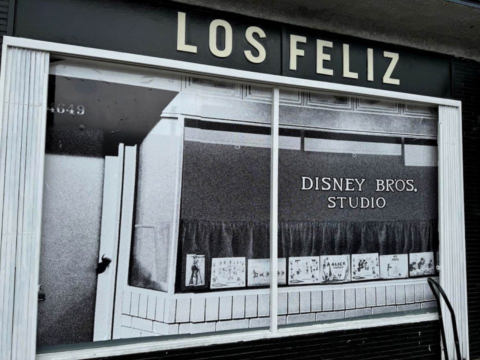 premier anniversaire Disney Bros. Cartoon Studio Square 01