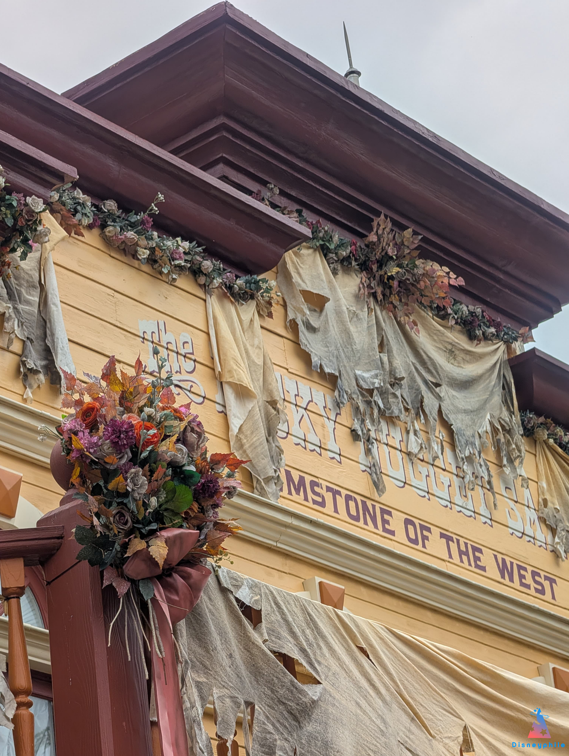 décorations unlucky nugget saloon