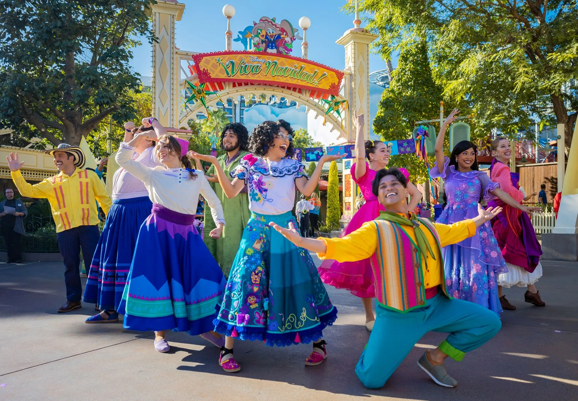 personnages disneyland noël 2025