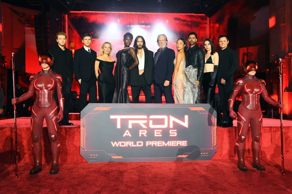 tron : ares premiere