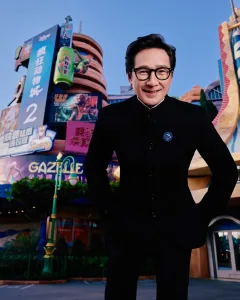 ke huy quan zootopie 2 shanghai disneyland