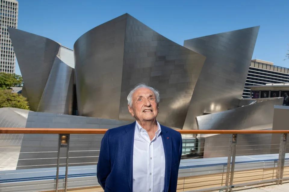 frank gehry walt disney concert hall