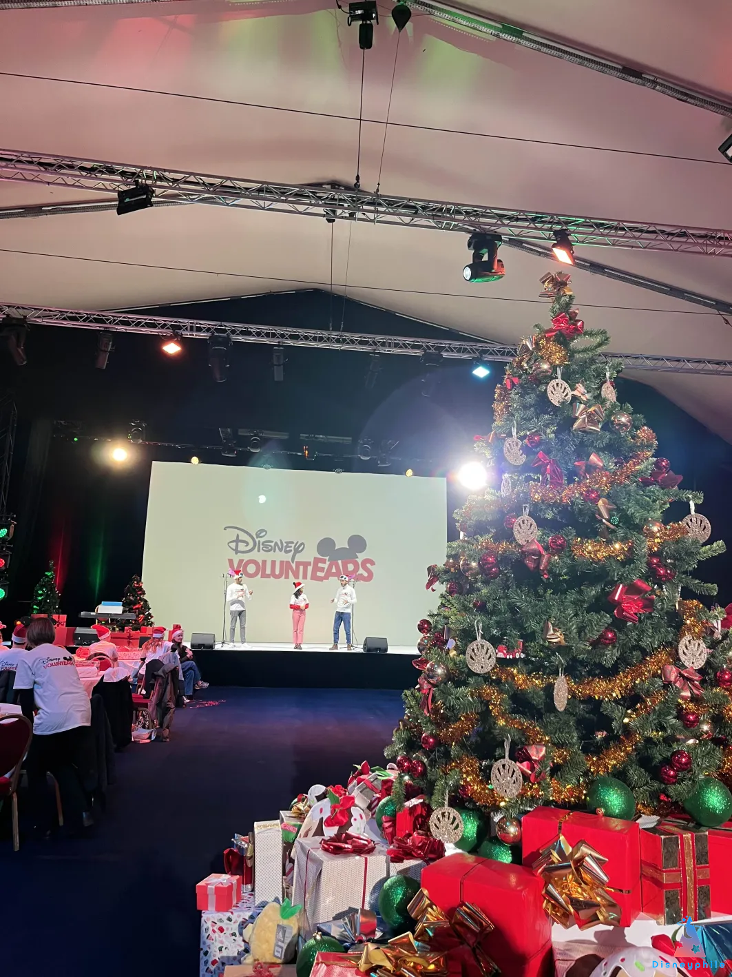 noël voluntears disneyland paris 2025