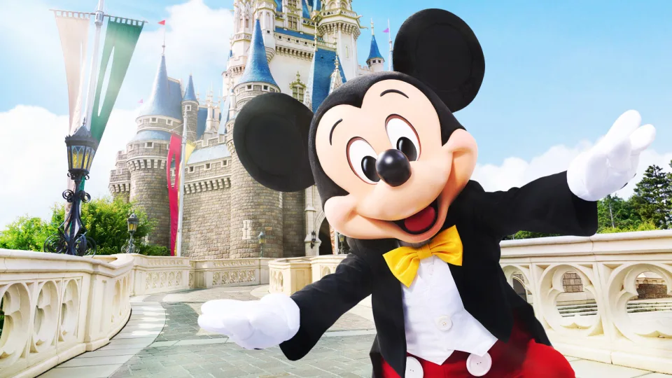 tokyo disney 900 000 000