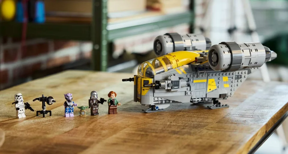lego mandalorian grogu