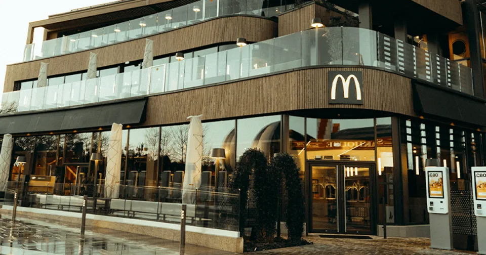 avantages mcdonald's disney village