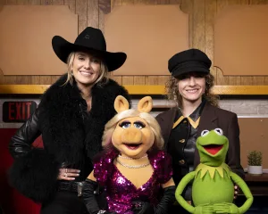 lainey wilson me martin muppet show 50th anniversary event
