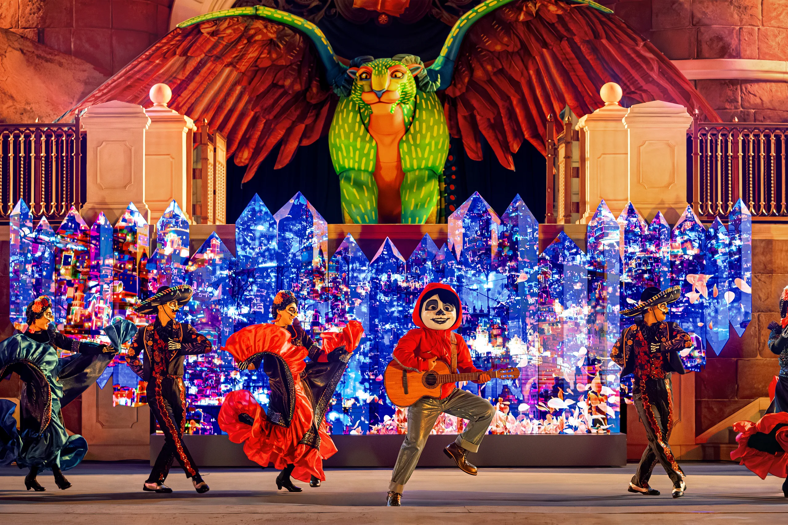 shanghai disneyland 10 ans