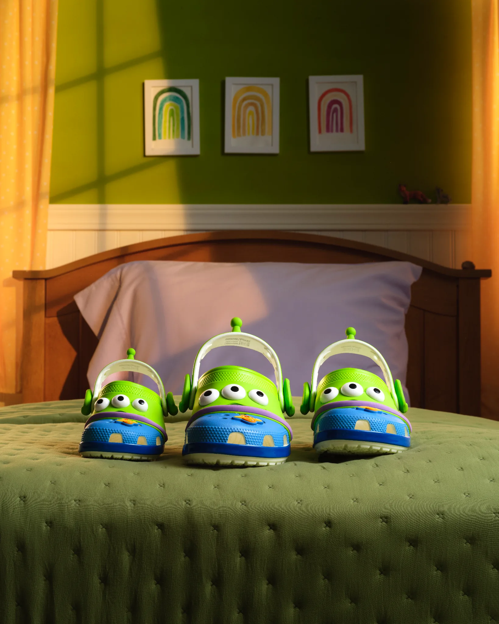 crocs toy story 5