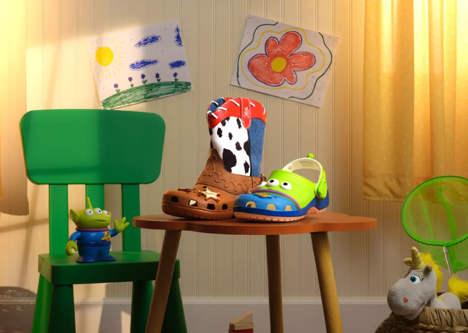crocs toy story 5