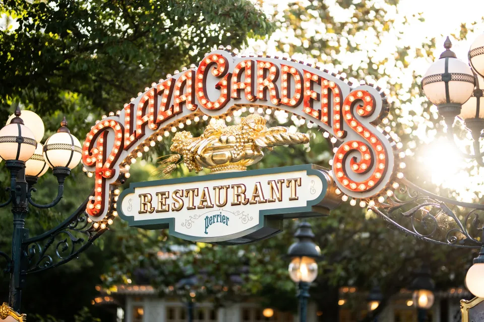 rénovation plaza gardens restaurant