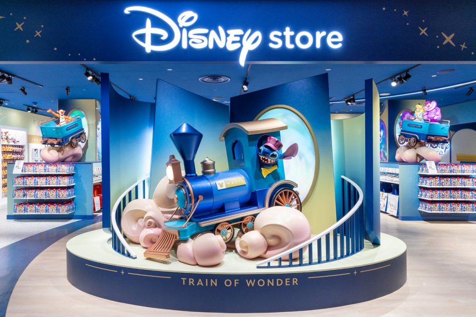 disney store osaka
